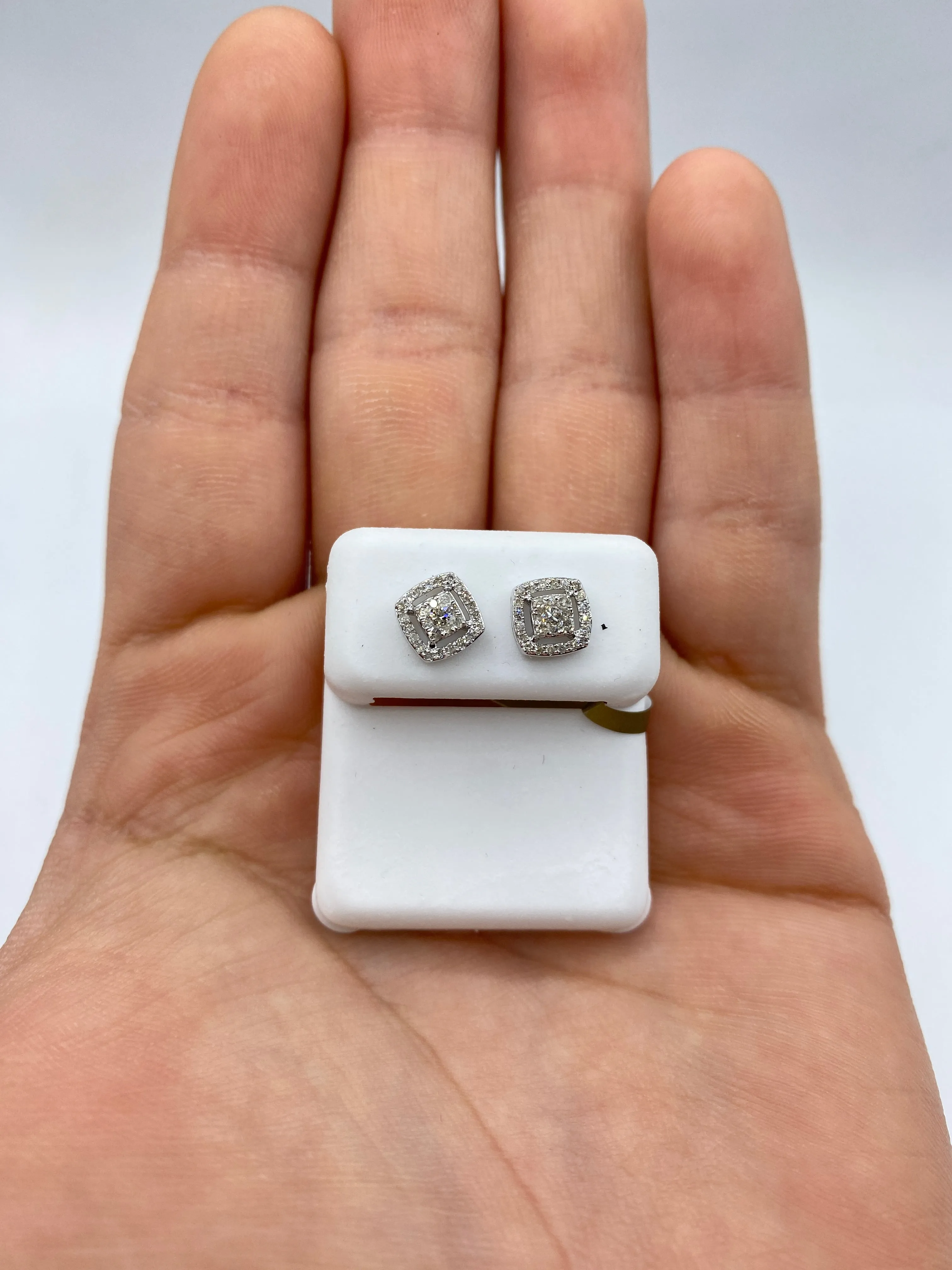 10k Crown Rounded Square Earring