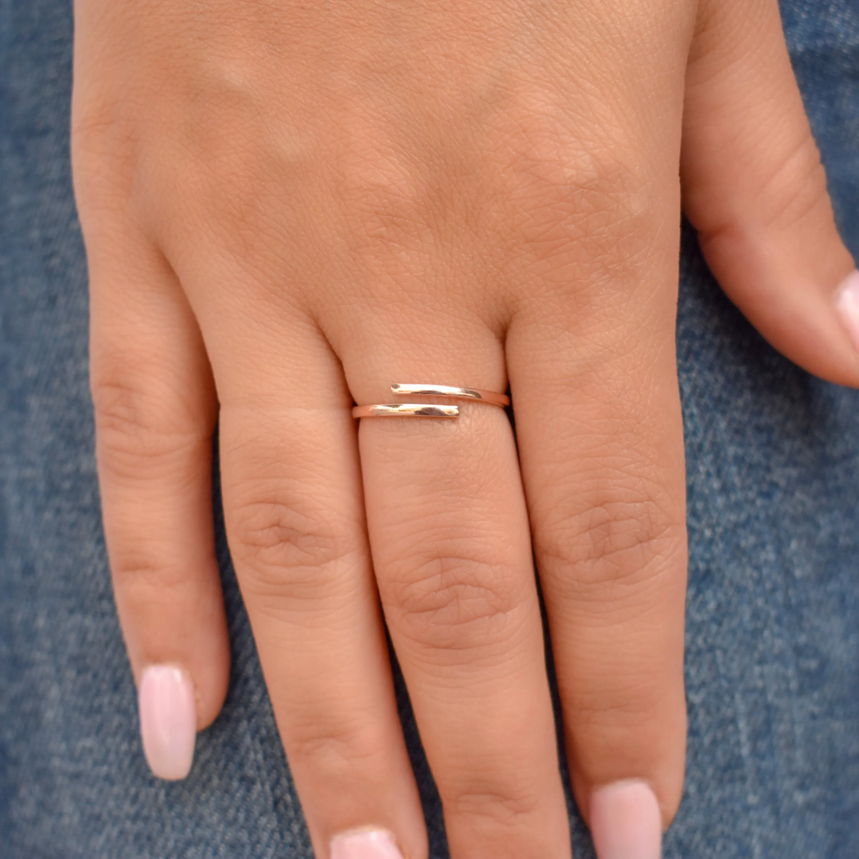 10k Solid Gold Open Twirl Ring