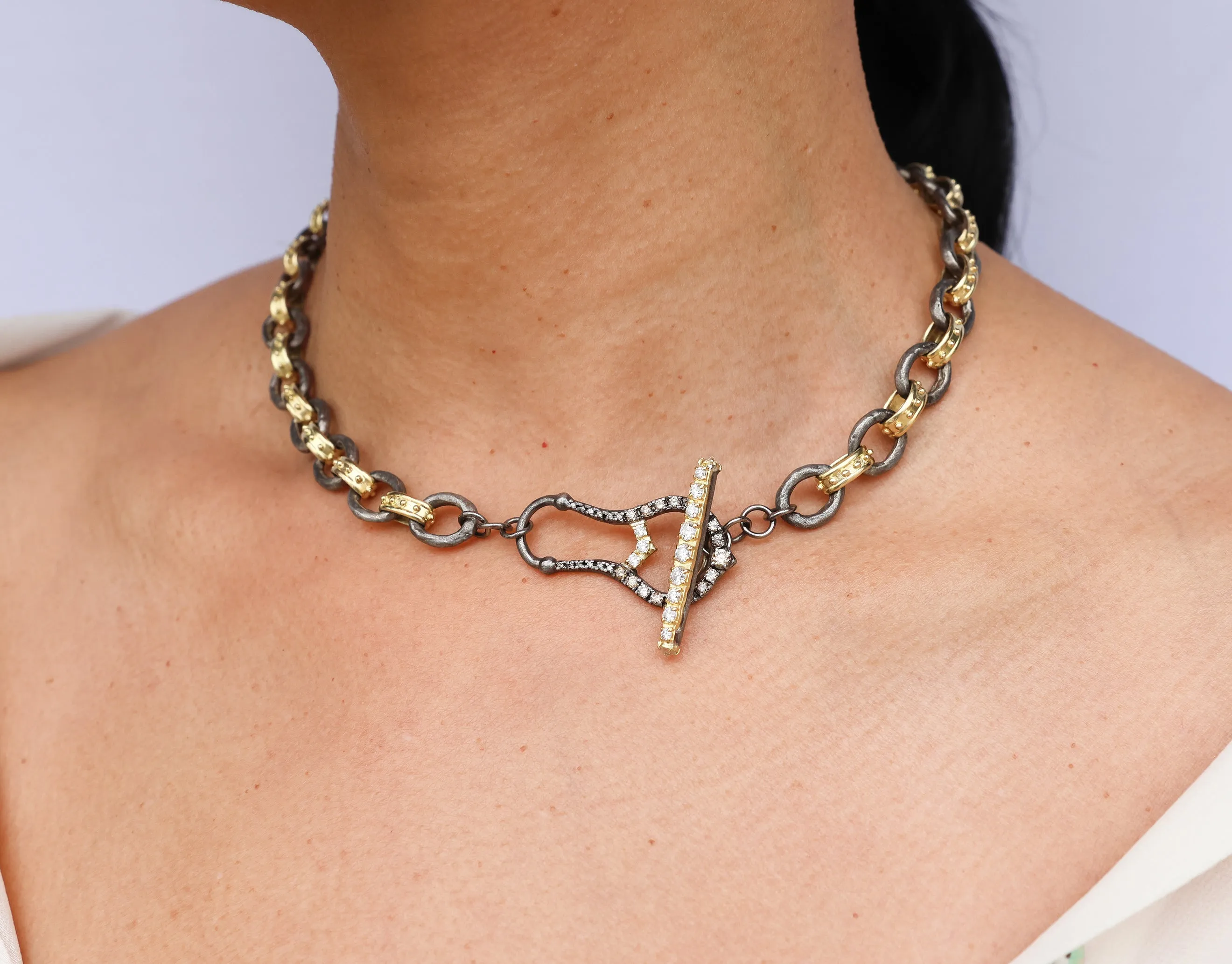 18" TEXTURED WITH HORSESHOE CHAIN LINK NECKLACE