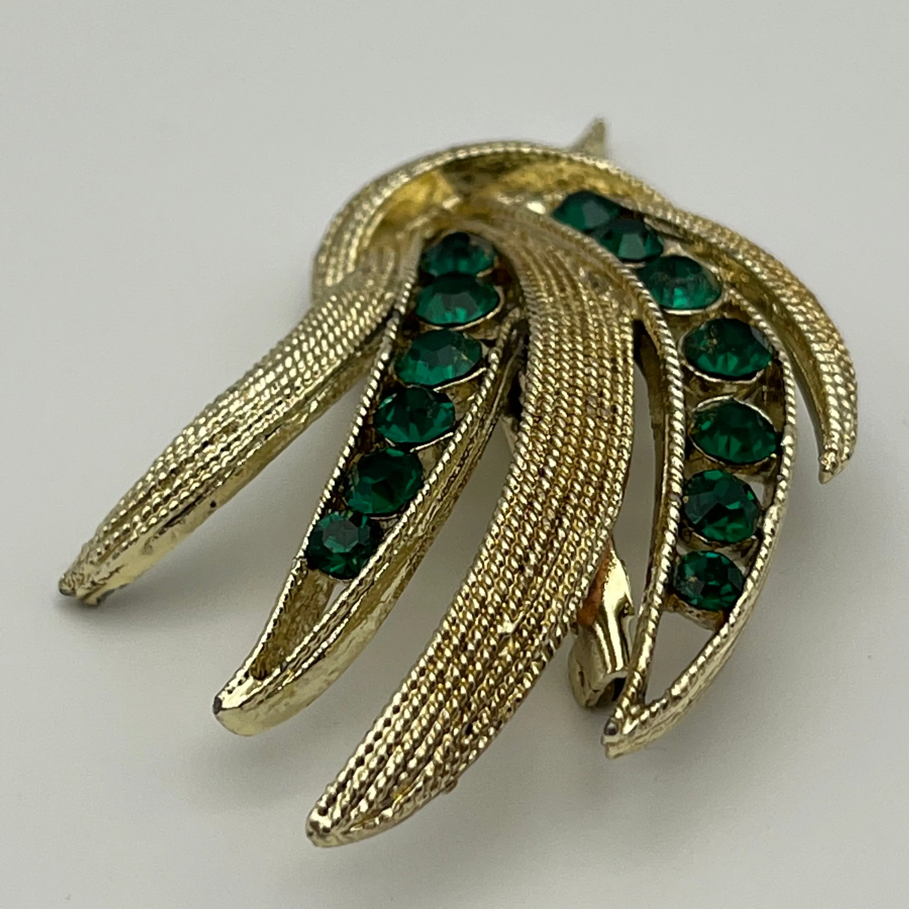 1960s Emerald Green Rhinestone Brooch