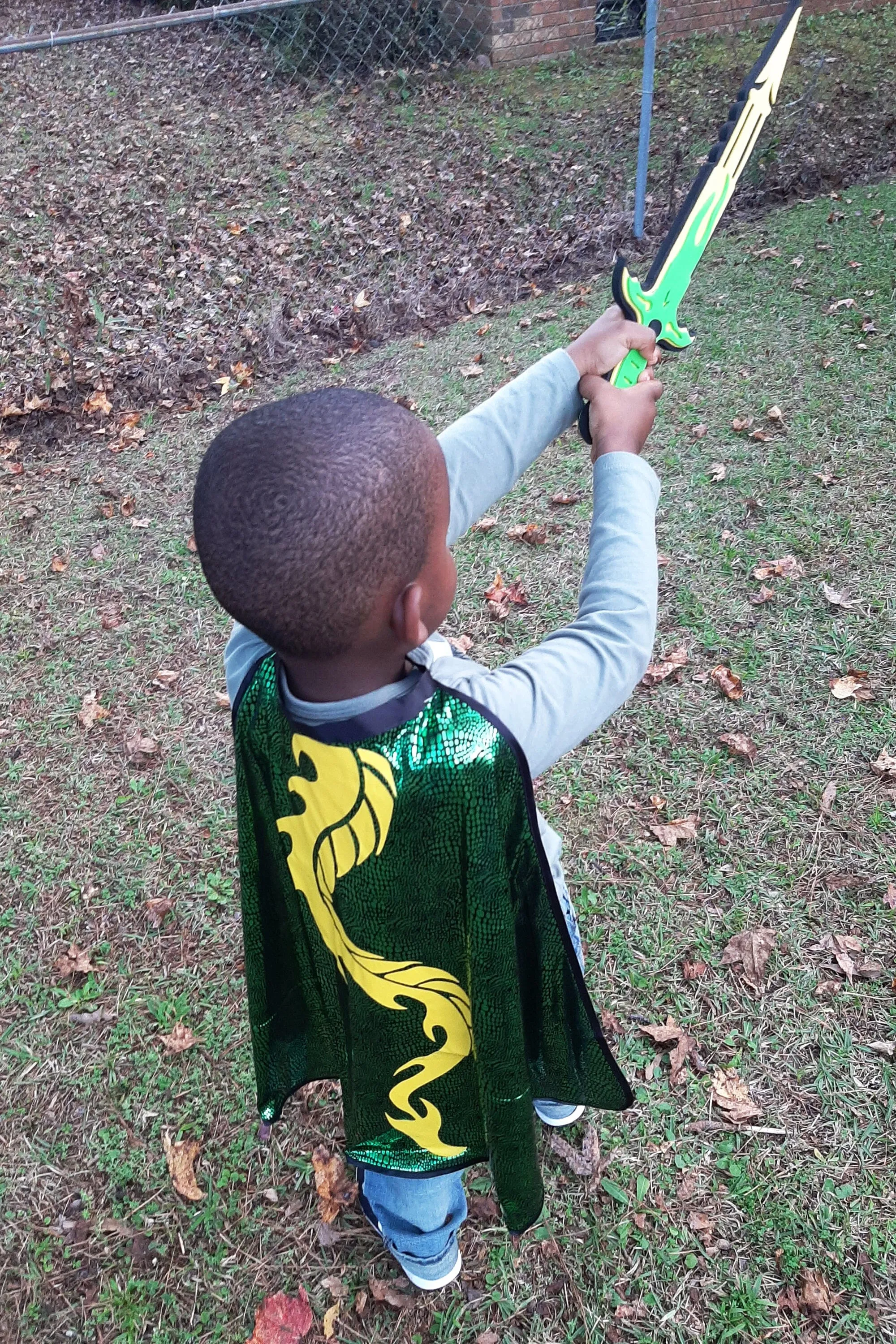 Adventure Dragon Cape & Sword Set