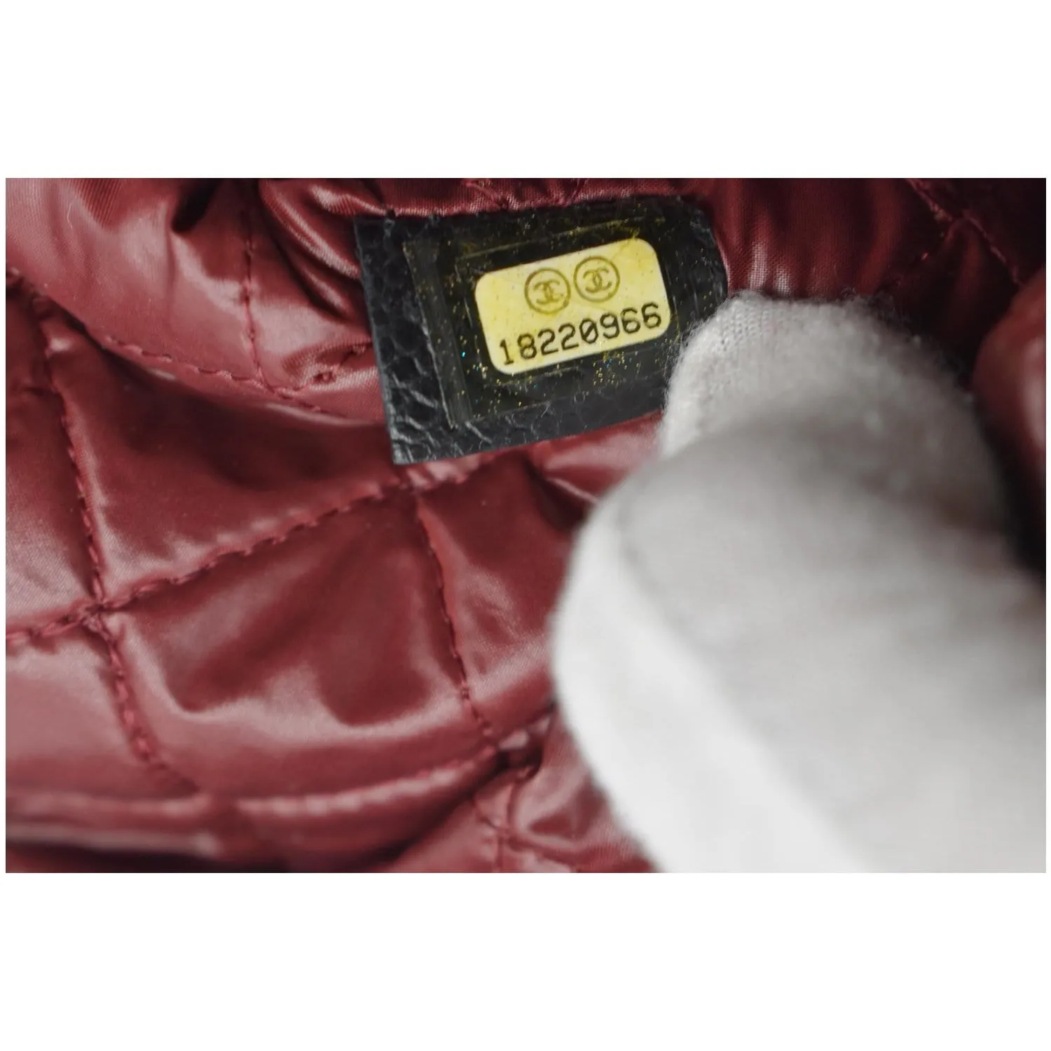 CHANEL Caviar Leather O-Case Zip Pouch Black