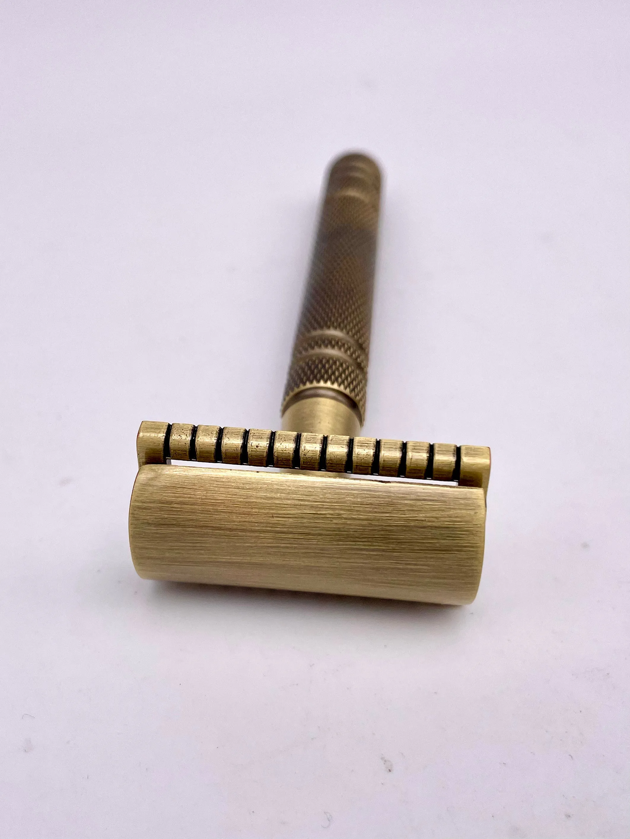 Epsilon Bronze Safety Razor