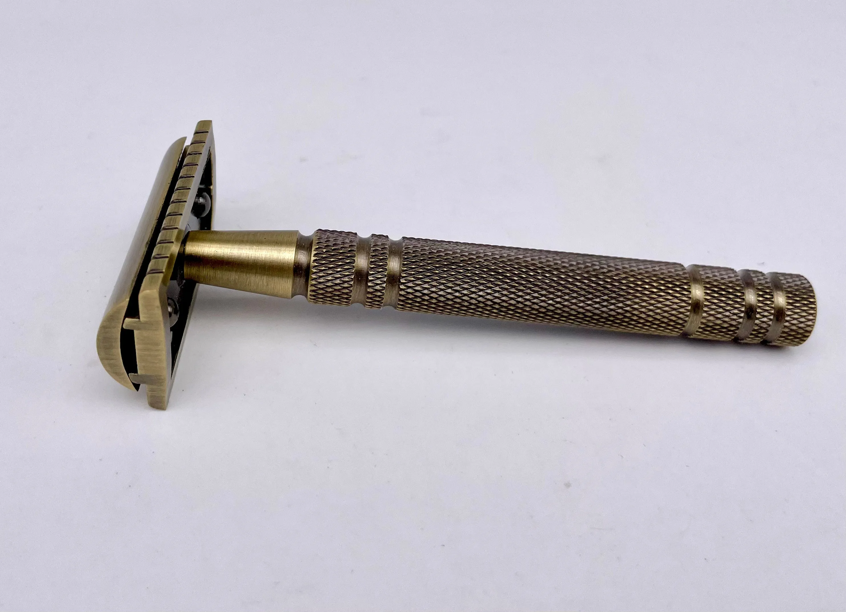 Epsilon Bronze Safety Razor