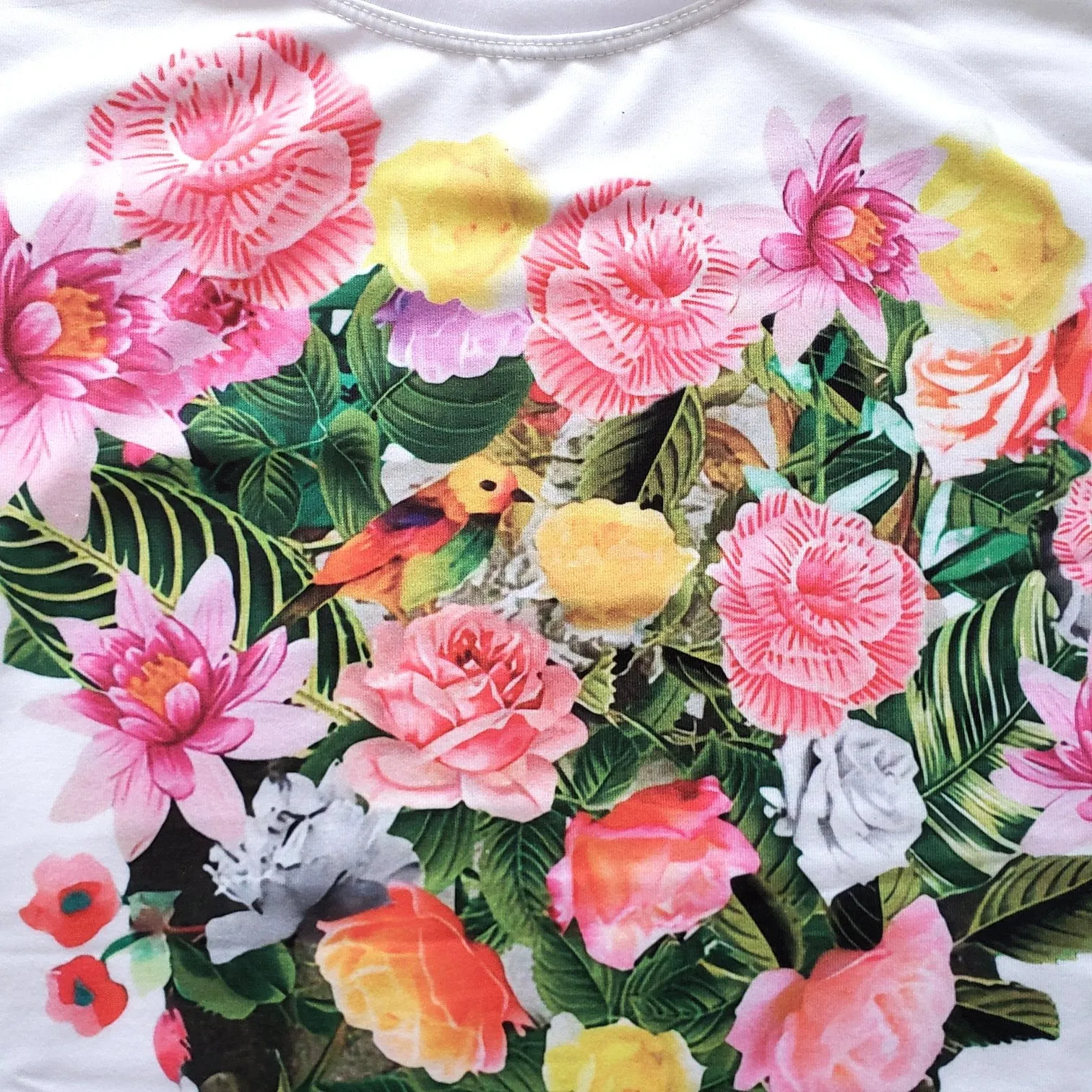 Frida Kahlo With Flowers Women's Graphic Tee T-Shirt