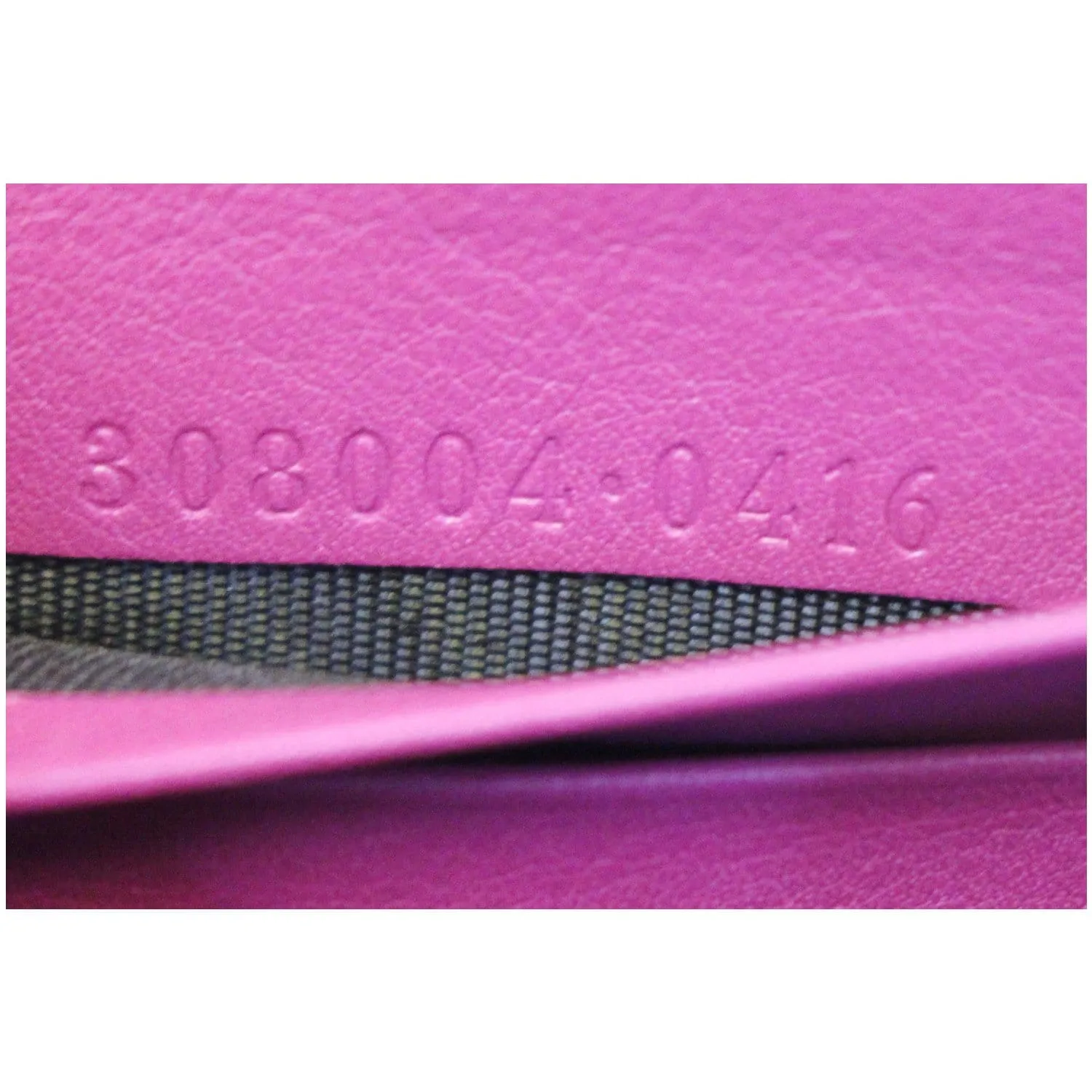 GUCCI Soho Interlocking G Leather Zip Around Wallet Fuchsia