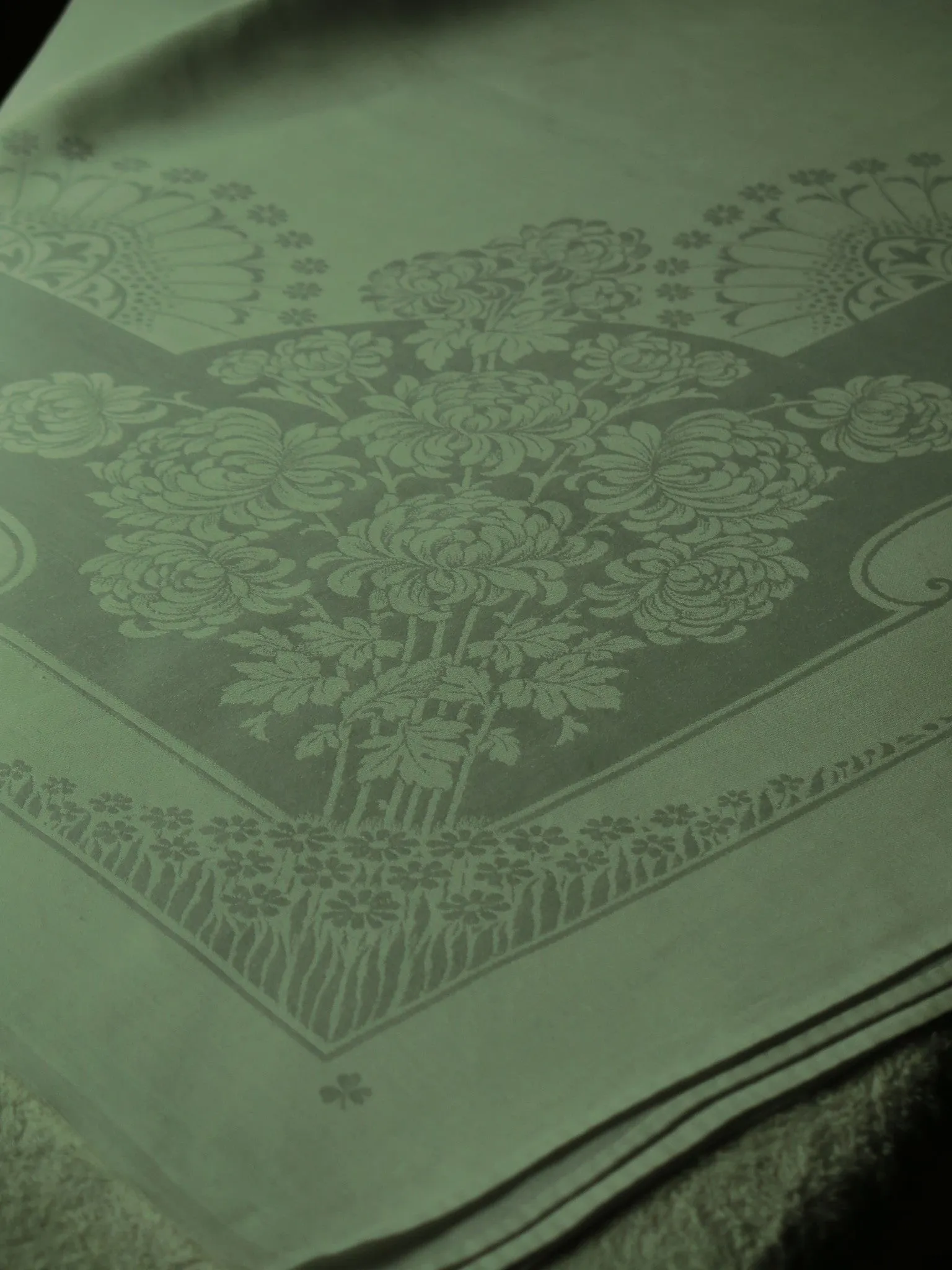 Irish Double Damask with a touch of Clarice Cliff