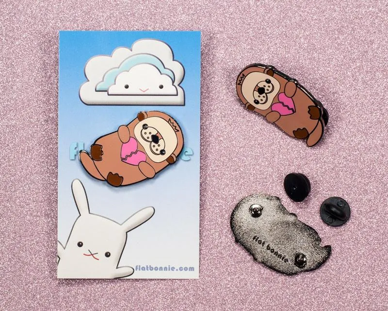 Kawaii Otter with Broken Heart - Cute otter enamel pin - Kawaii enamel pins - Cloisonné lapel pin