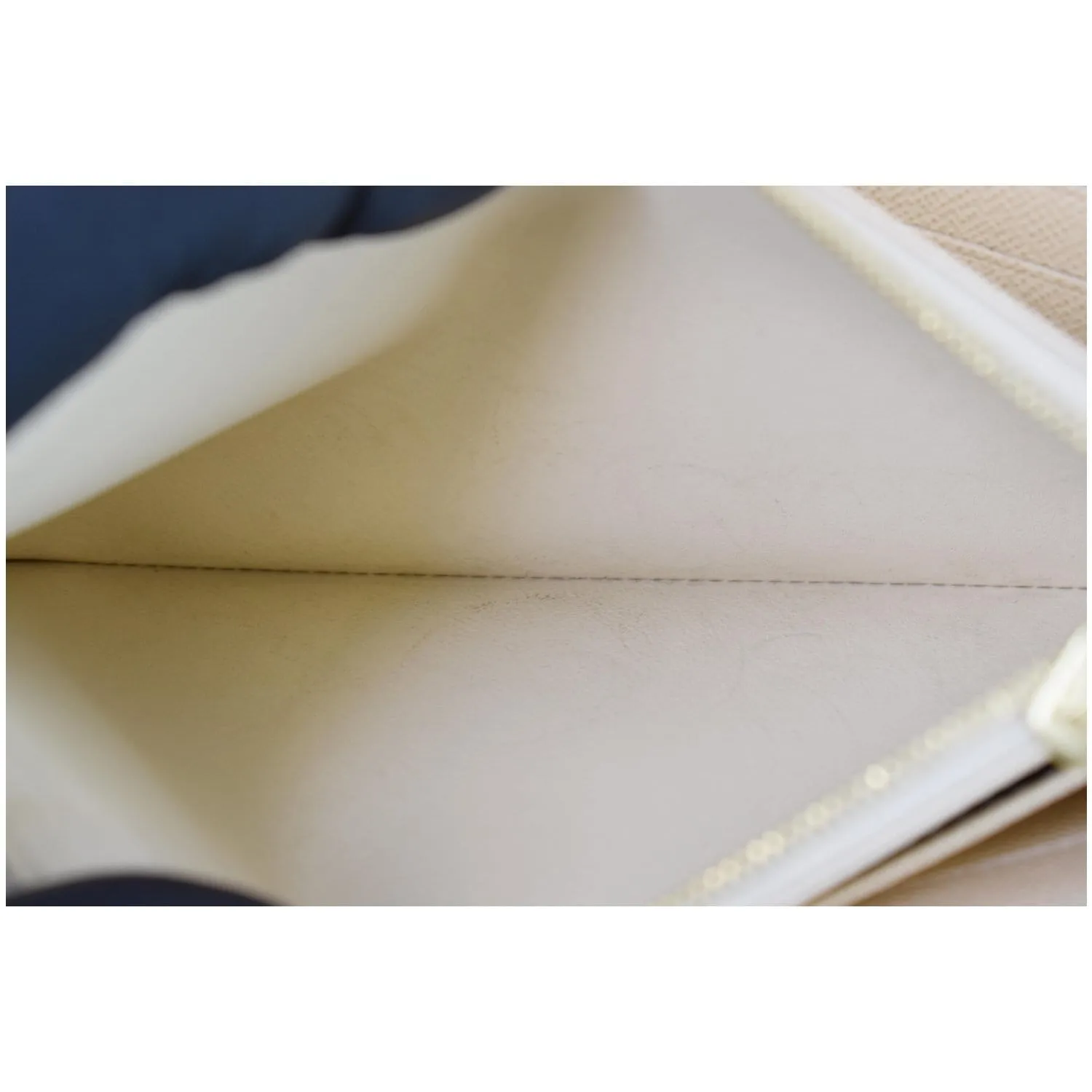 LOUIS VUITTON Damier Azur Sarah Wallet White