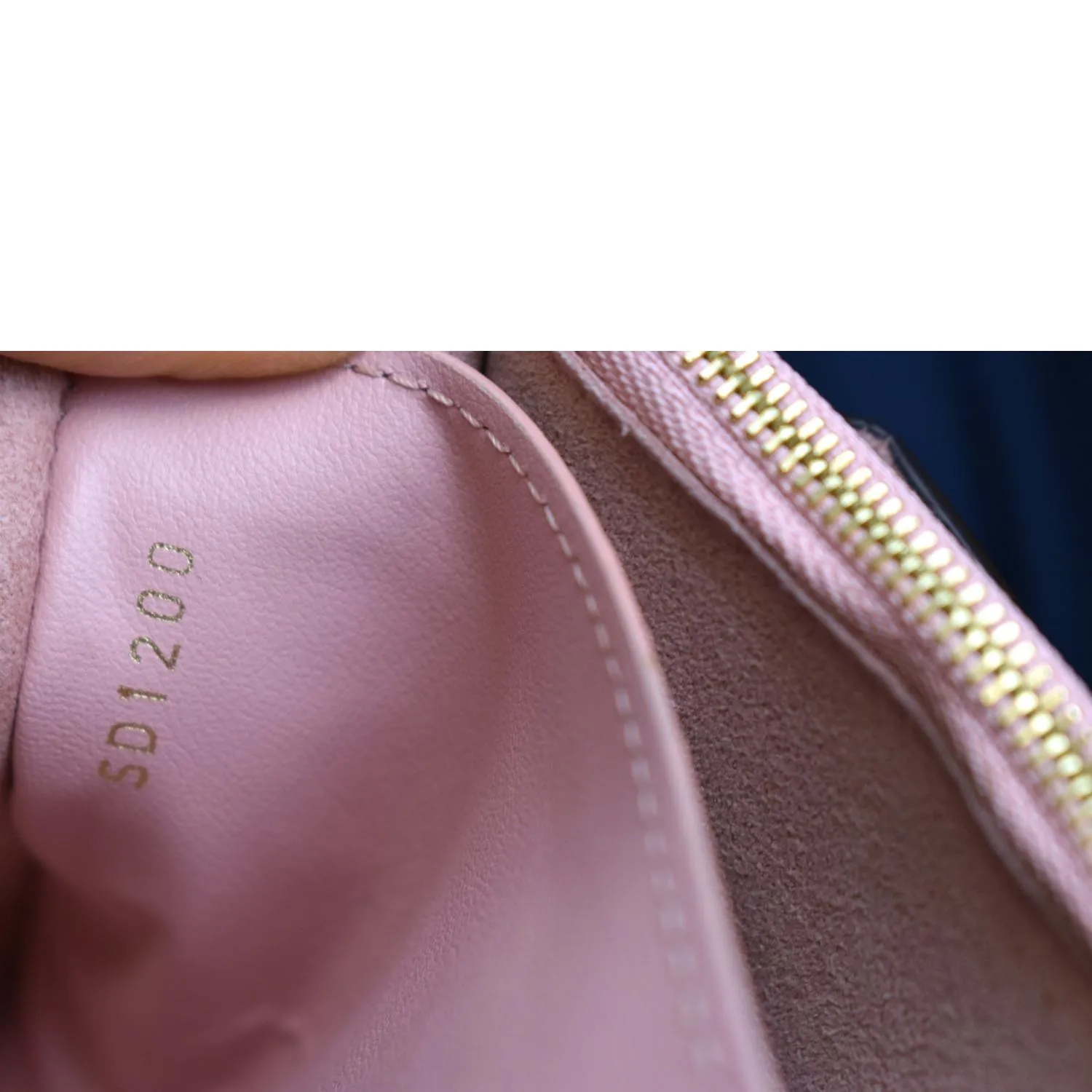 LOUIS VUITTON Vavin Monogram Empreinte Chain Wallet Light Pink