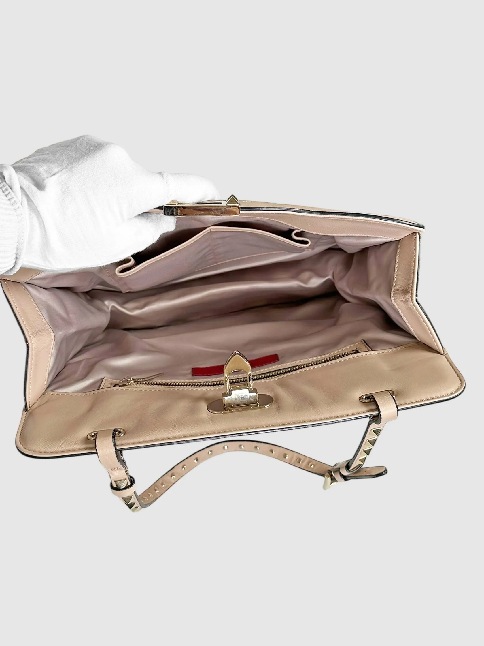 Rockstud Flip-Lock Lace Shoulder Bag