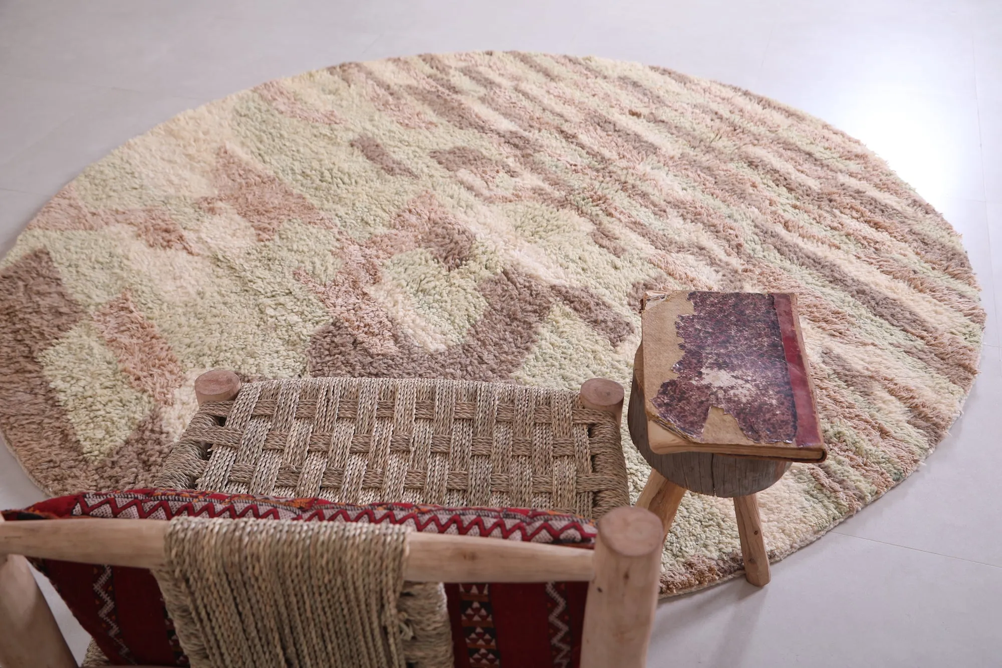 Round Moroccan rug - custom rounded handmade rug