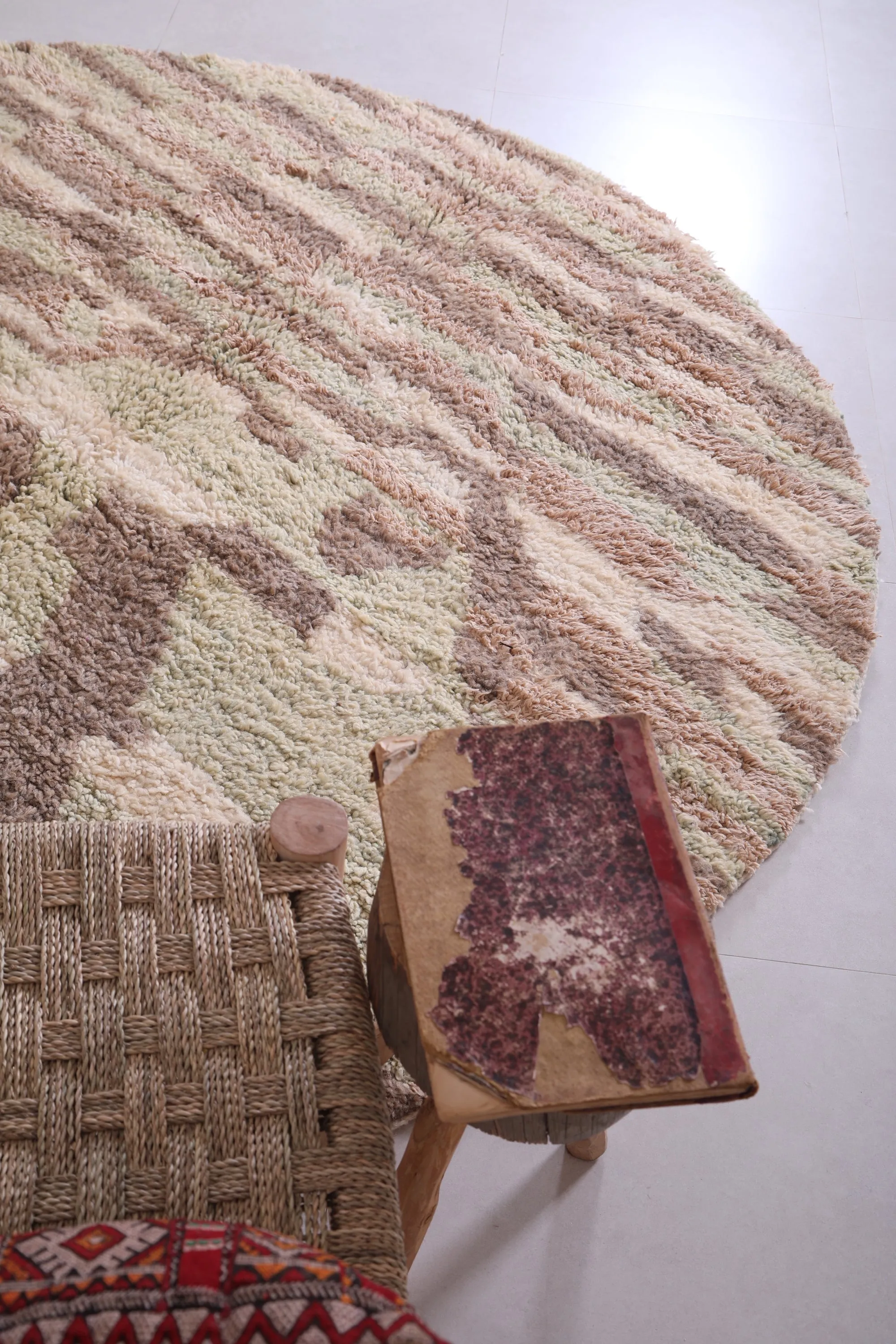 Round Moroccan rug - custom rounded handmade rug