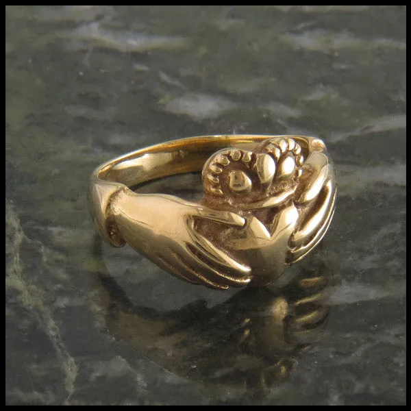 Rounded Claddagh Ring in Gold