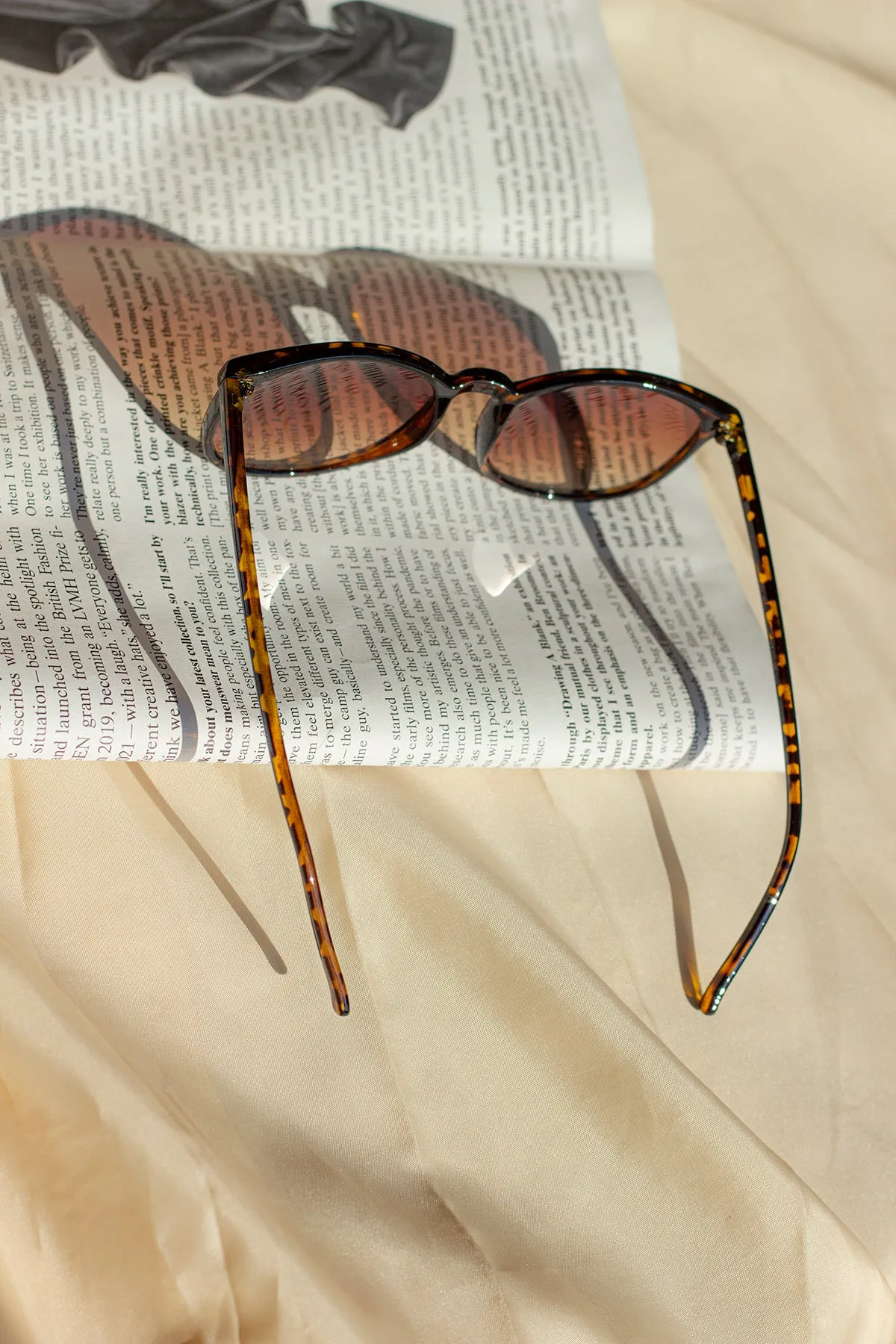 Rounded Full Classic Sunglasses