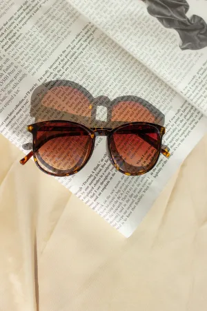 Rounded Full Classic Sunglasses