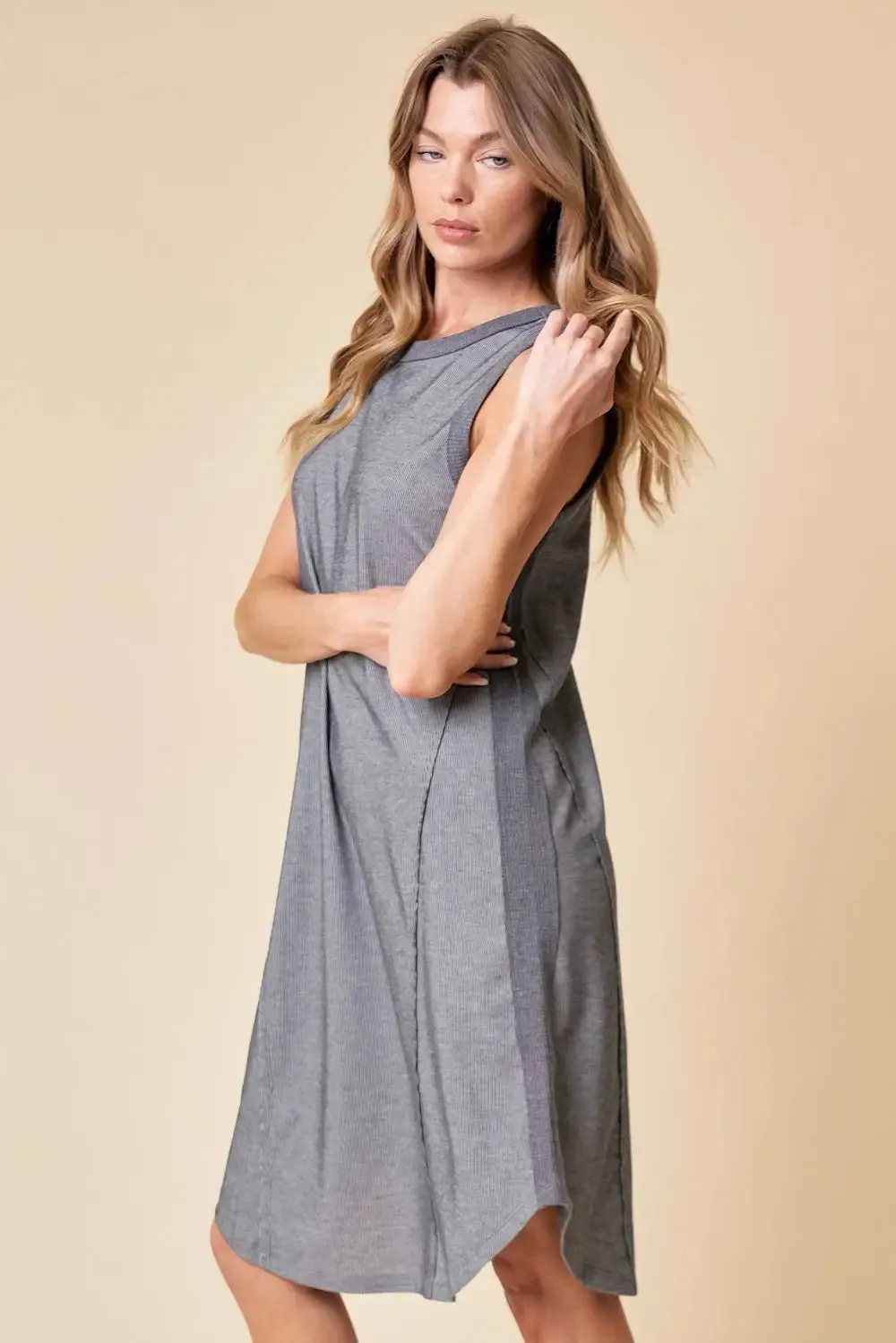 ROUNDED HEM KNIT DRESS