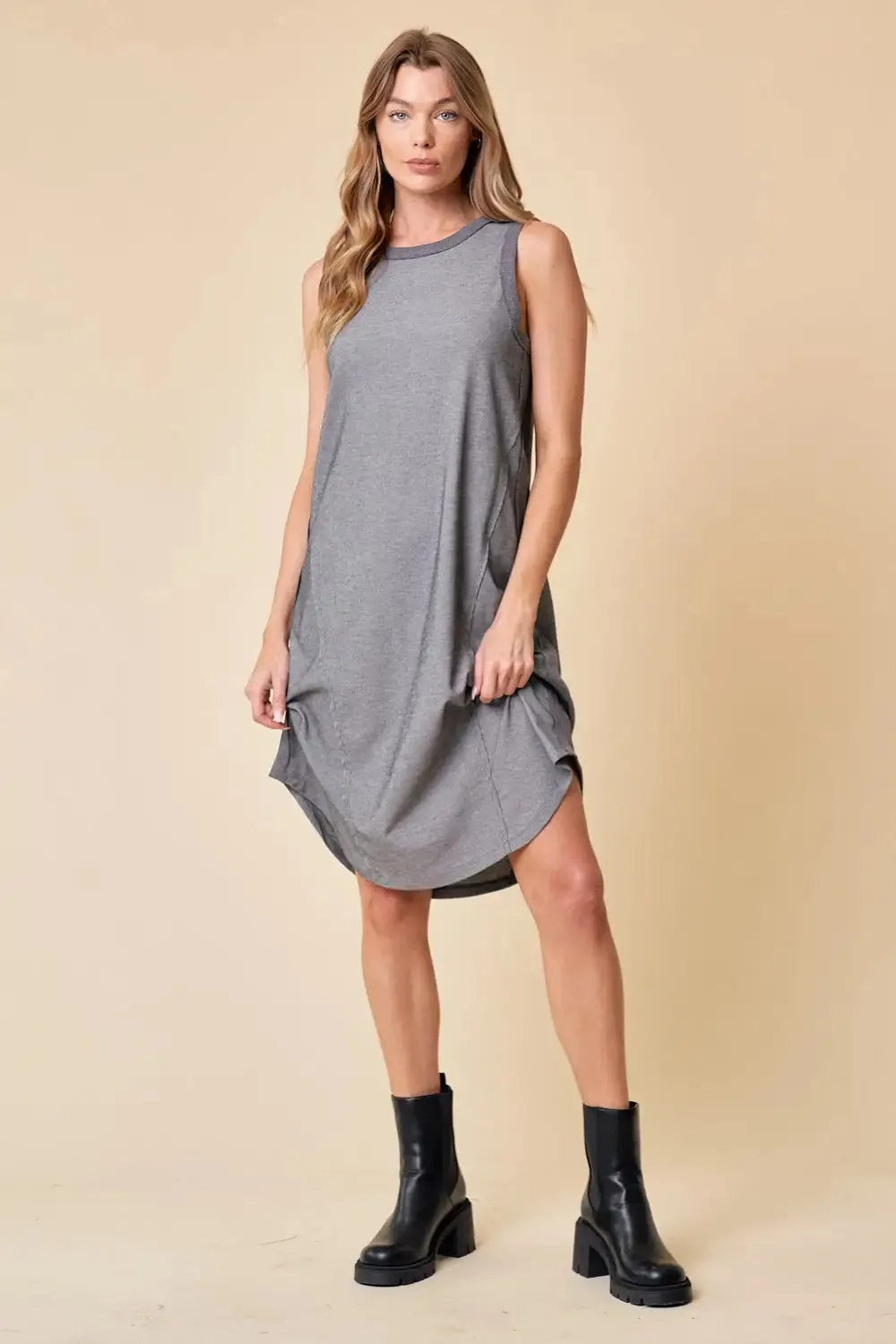 ROUNDED HEM KNIT DRESS