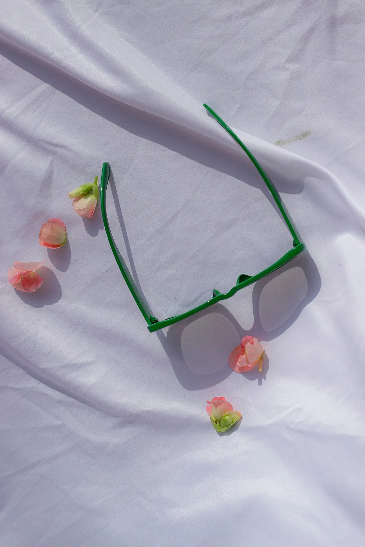 Rounded Rectangle 90s Look Sunglasses