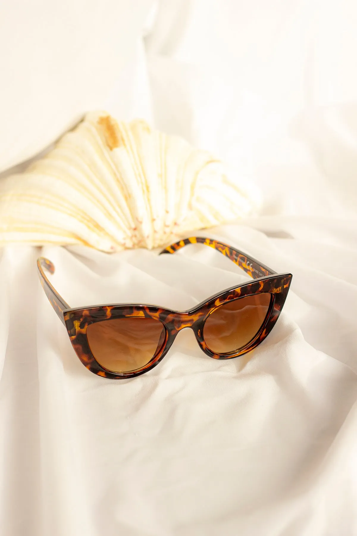 Rounded Super Cat Eye Sunglasses