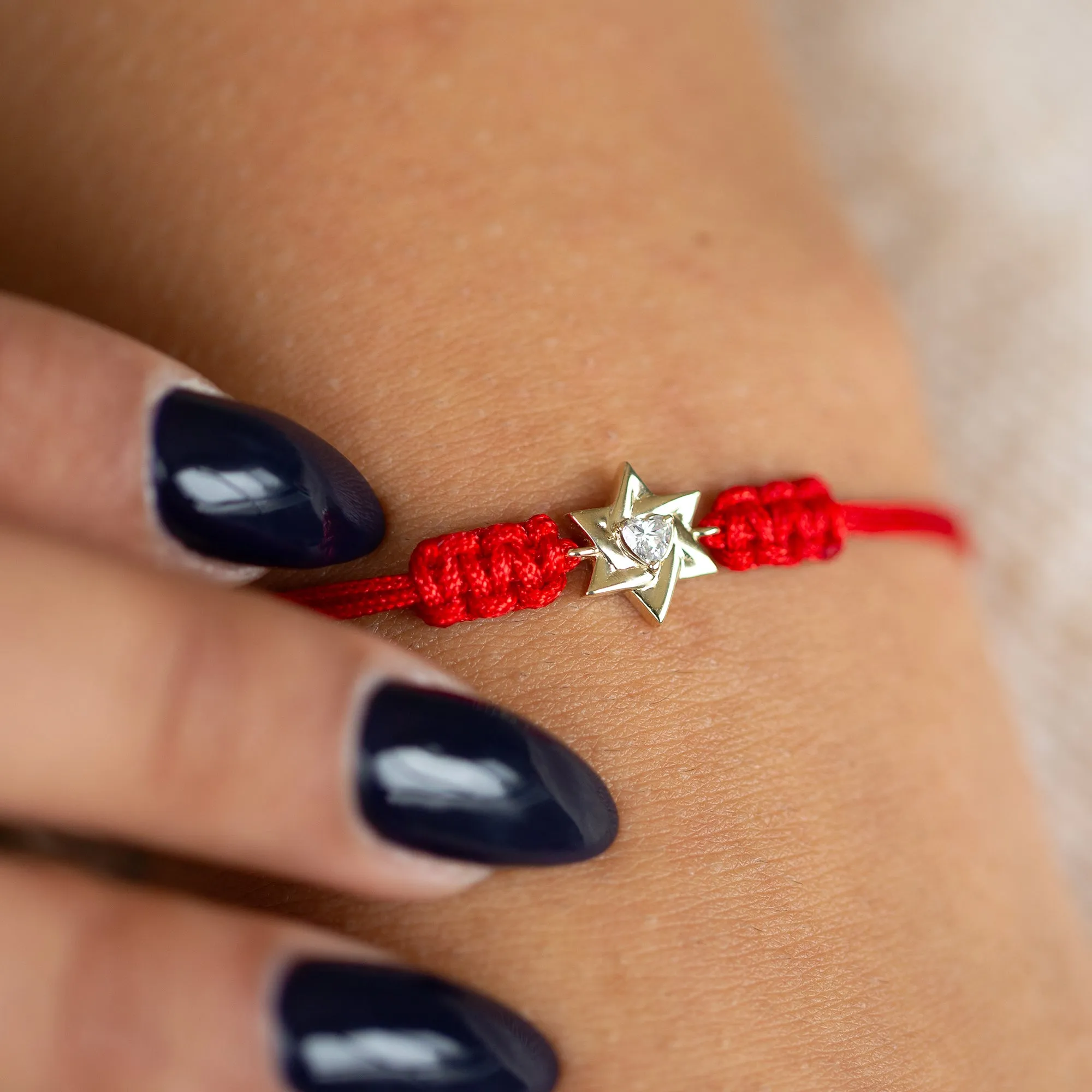 Star Of David Bracelet With a Diamond Heart