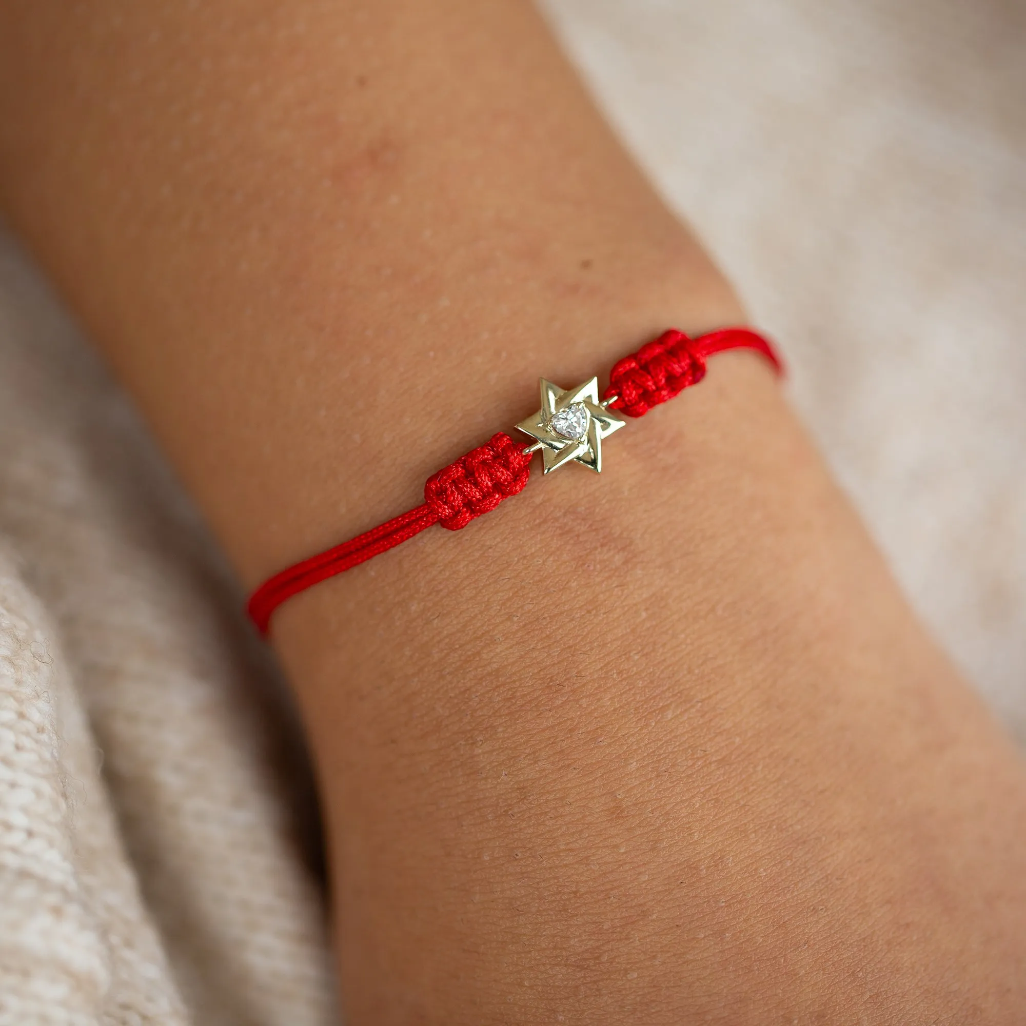 Star Of David Bracelet With a Diamond Heart
