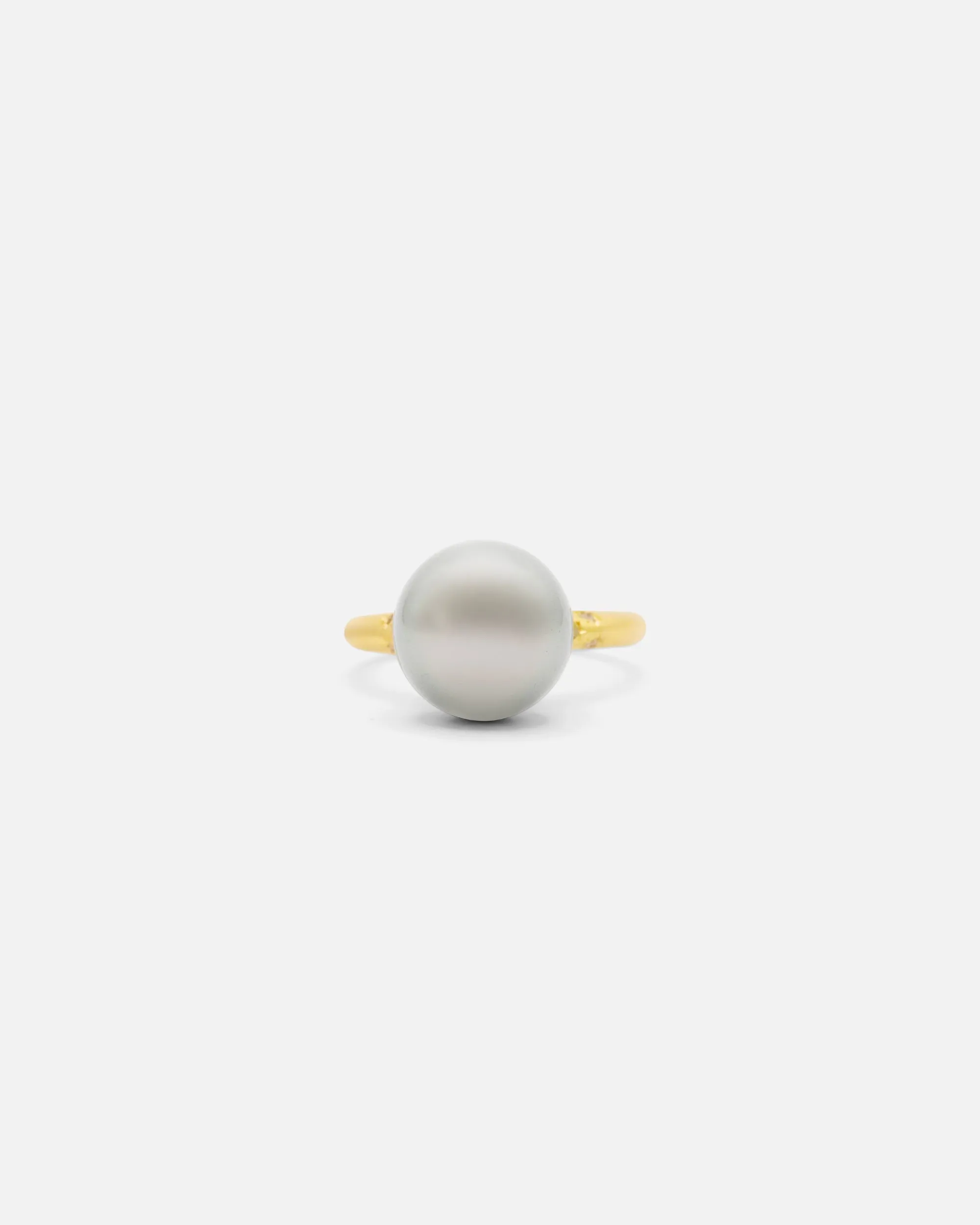 Umi / South Sea Pearl and Melee Diamond Ring