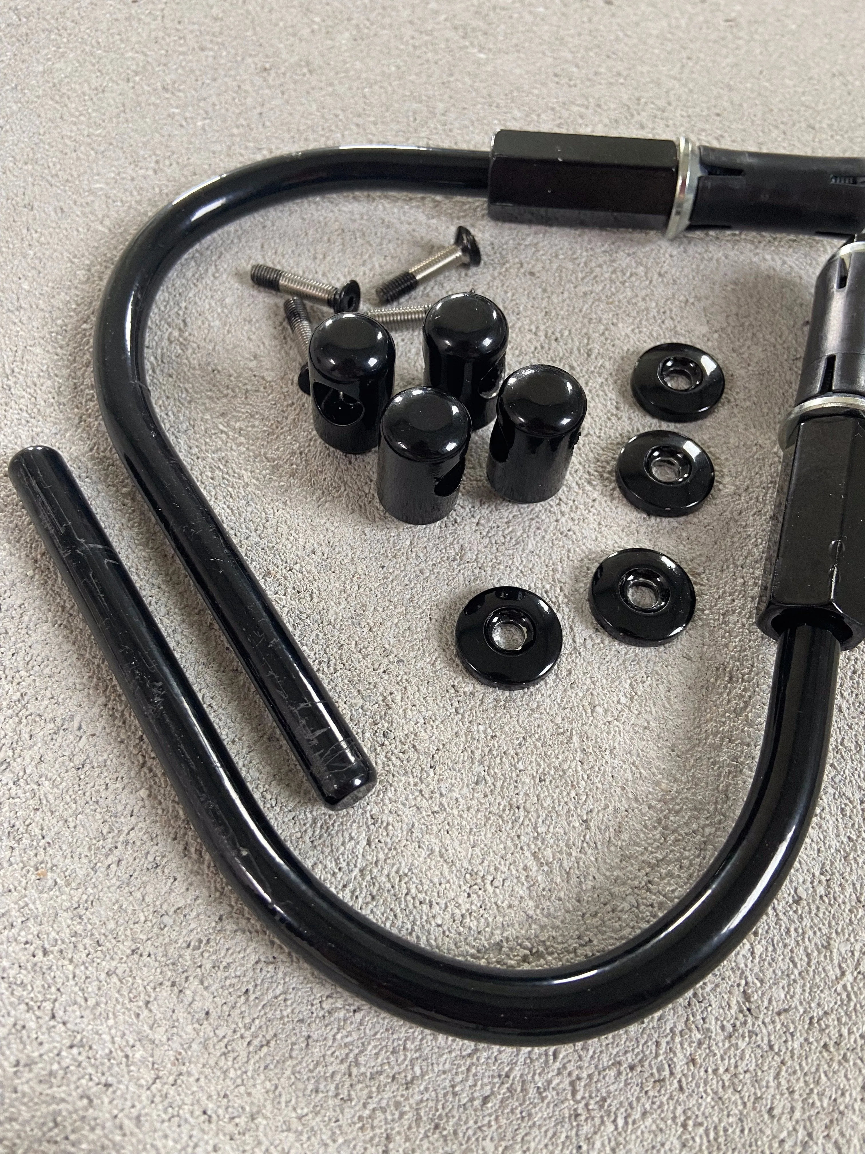 Windshield with black brackets MOTO NOSTRA "OPEN BOX" | Vespa GTS 125-300 HPE (2019-)