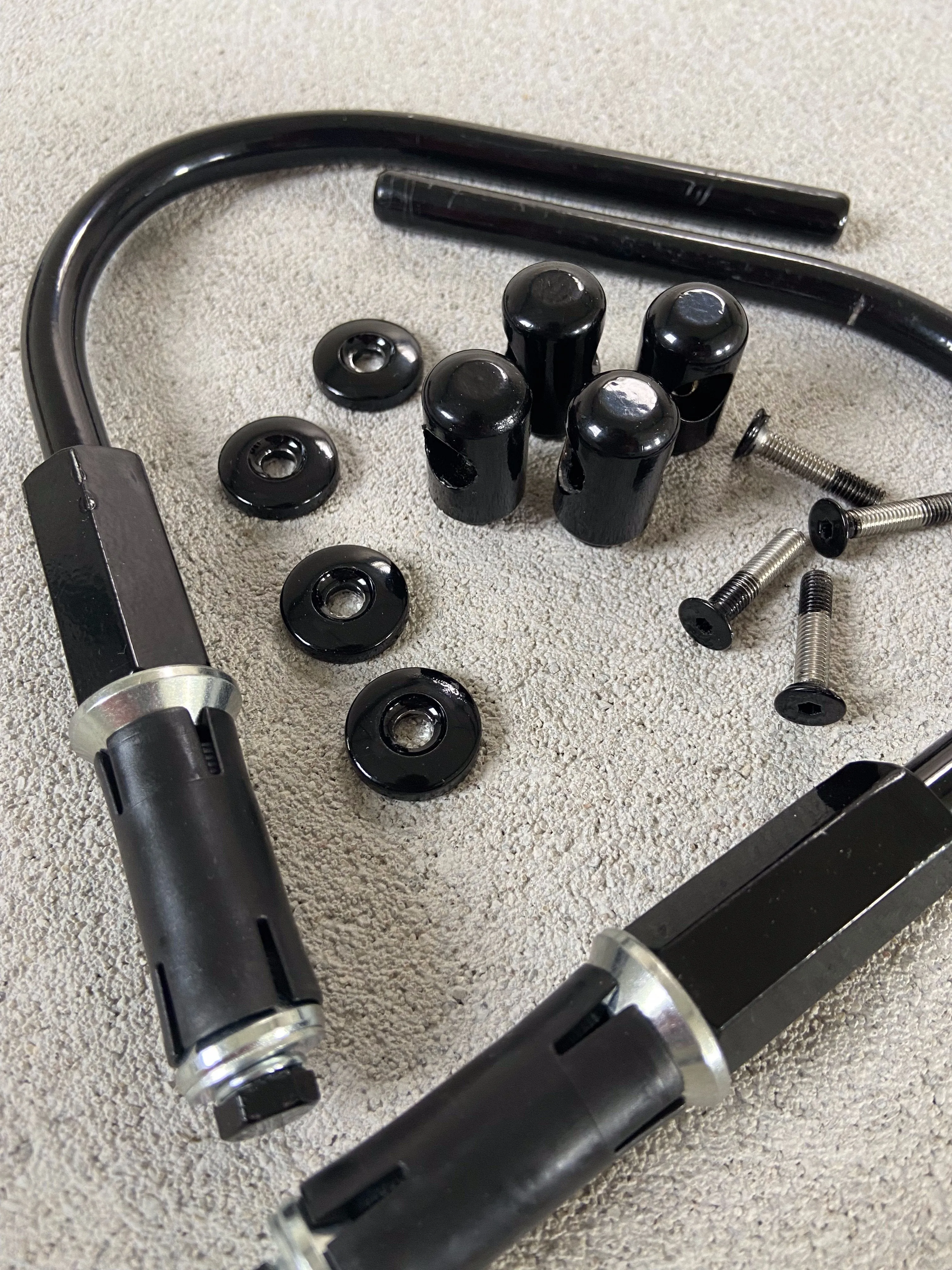 Windshield with black brackets MOTO NOSTRA "OPEN BOX" | Vespa GTS 125-300 HPE (2019-)